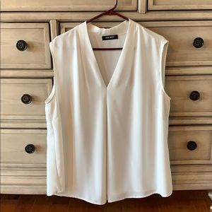 Nine West sleeveless cream blouse